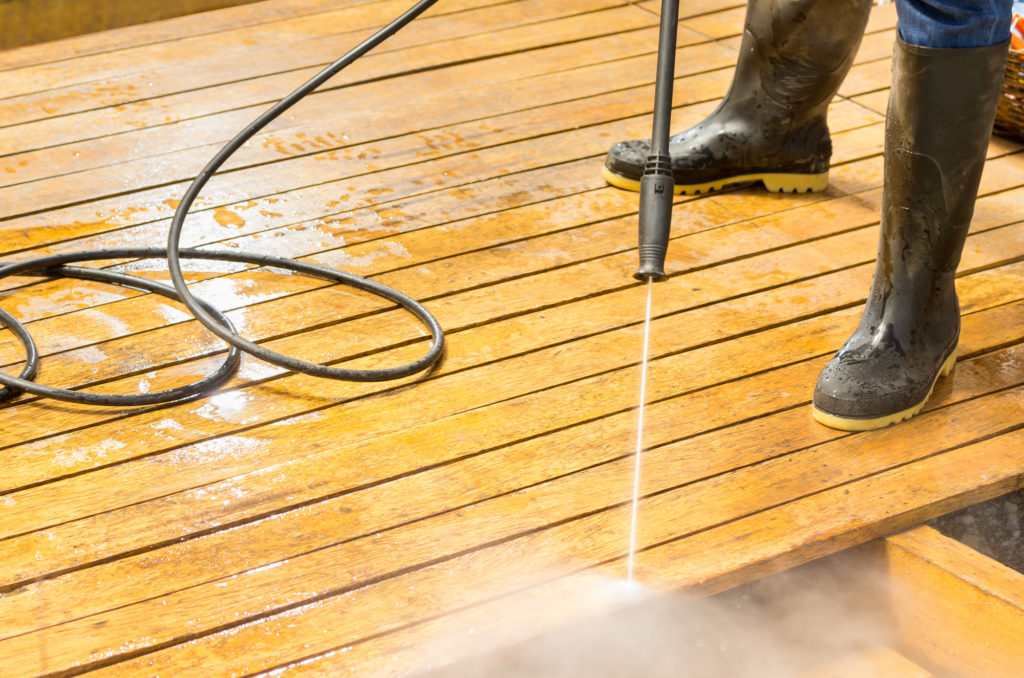 Fort Meade Maryland Power washing, soft washing, window cleaning, roof washing services